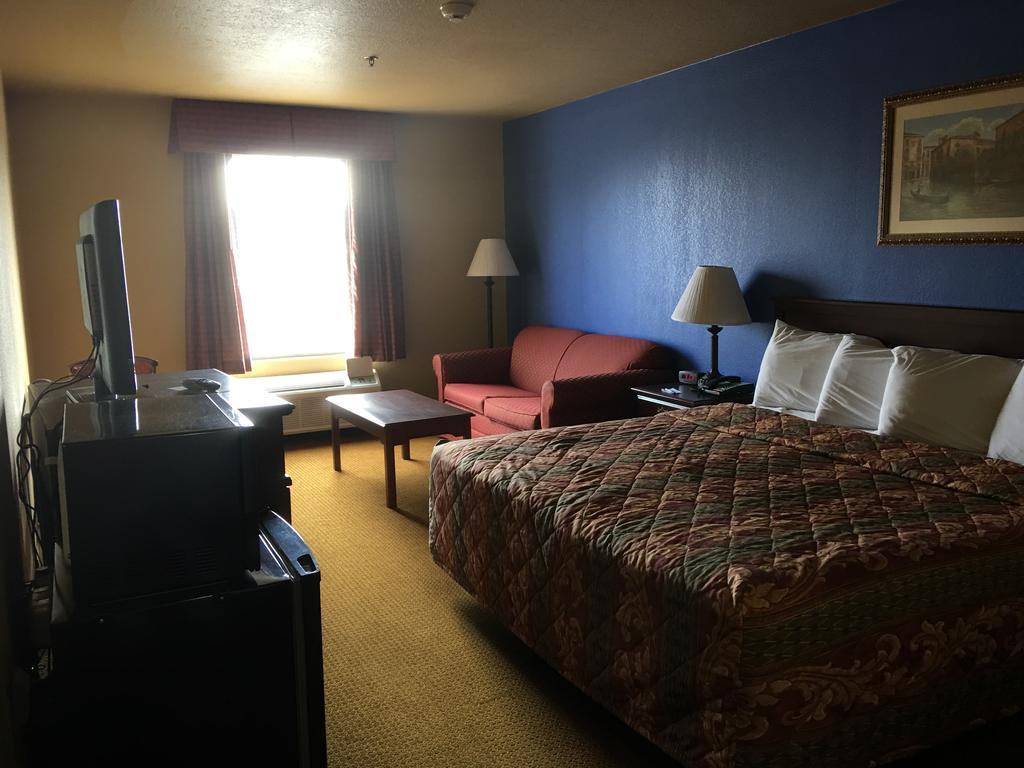Greenbrier Econo Lodge Inn & Suites מראה חיצוני תמונה